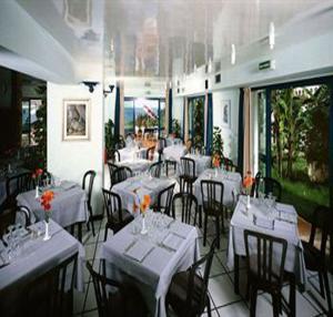 Nike Hotel 4*